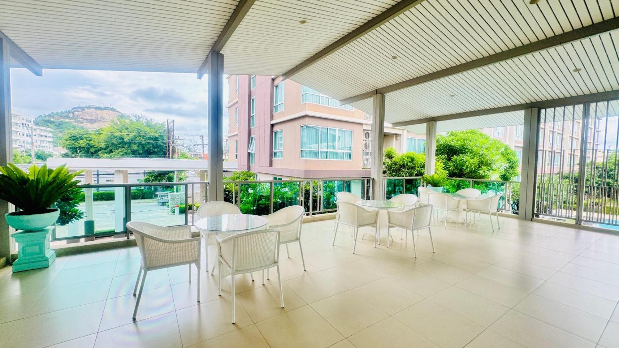 הואה הין Sea&Mountain View,5 Mins Walk To Famous Beach With King Size Bed מראה חיצוני תמונה