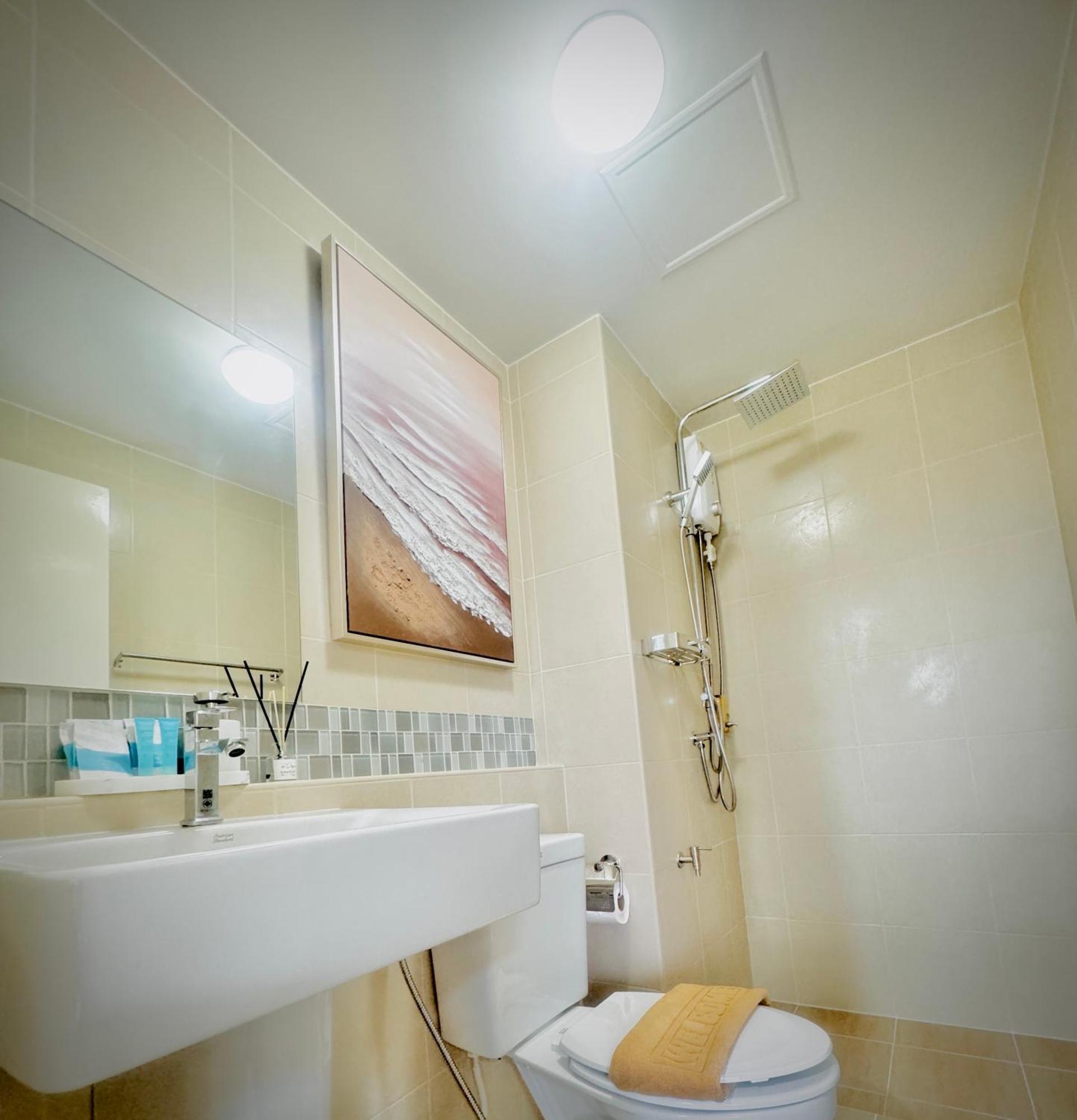 הואה הין Sea&Mountain View,5 Mins Walk To Famous Beach With King Size Bed מראה חיצוני תמונה