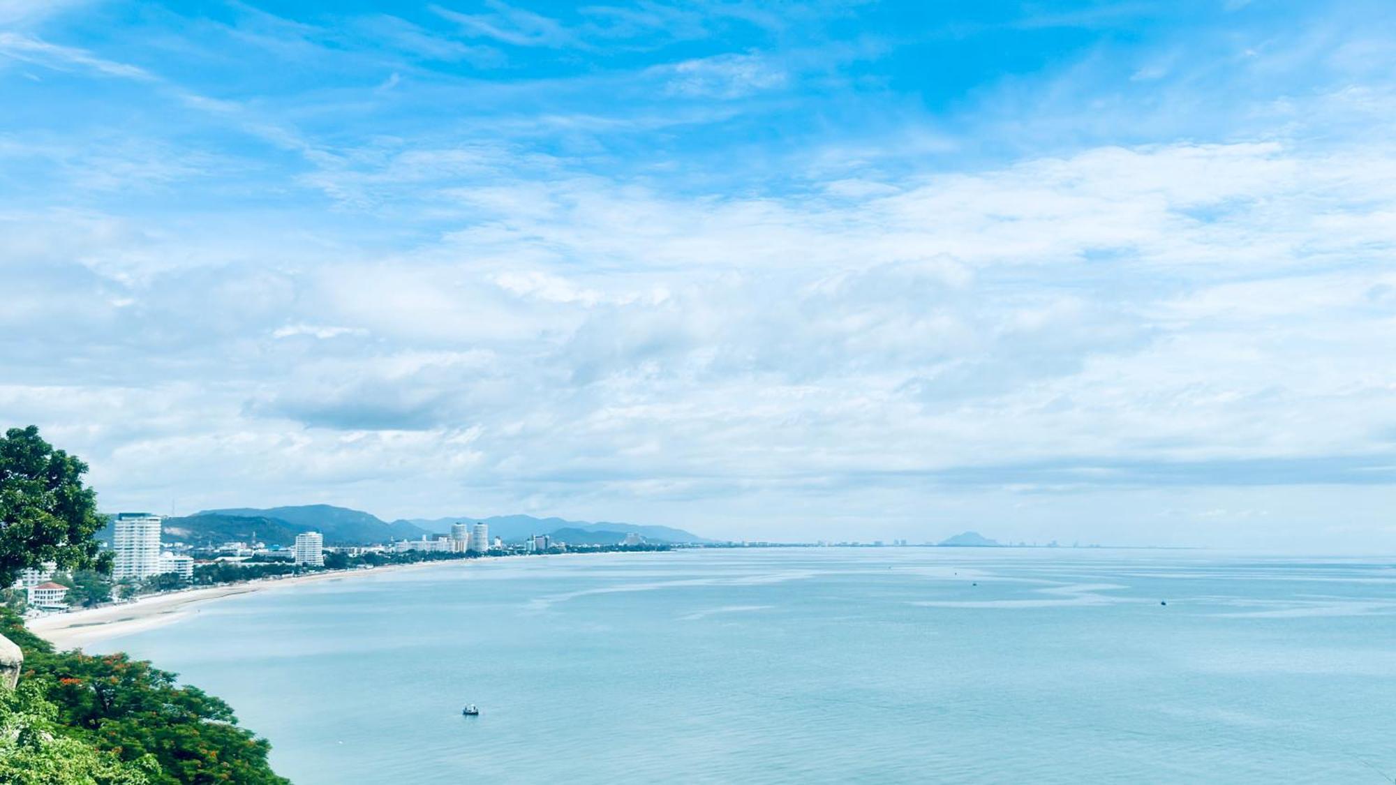 הואה הין Sea&Mountain View,5 Mins Walk To Famous Beach With King Size Bed מראה חיצוני תמונה